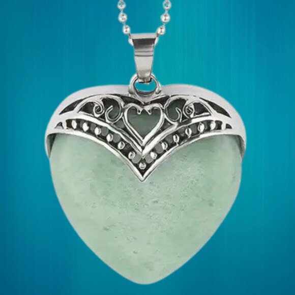 Green Aventurine Natural Gemstone Heart Pendant Necklace Healing Gemstone - Picture 3 of 4